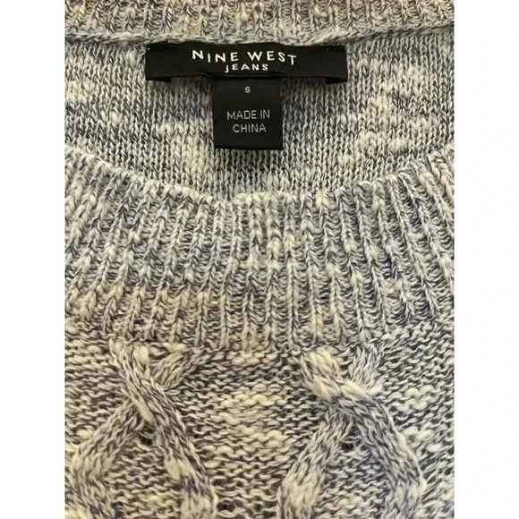 Nine West Jeans Women’s Small Blue & Cream Off The Shoulder Slouchy Sweater - Picture 4 of 4